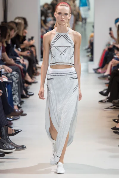 Look 25